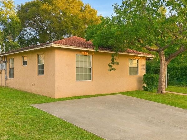 734 NW 13th Ter, Fort Lauderdale, FL 33311