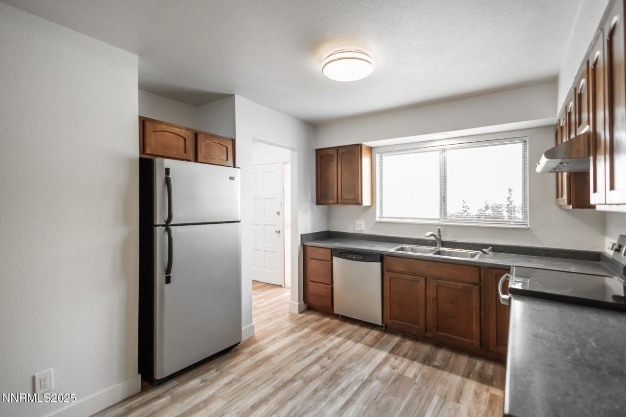 129 Smithridge Park, Reno, NV 89502 Photo