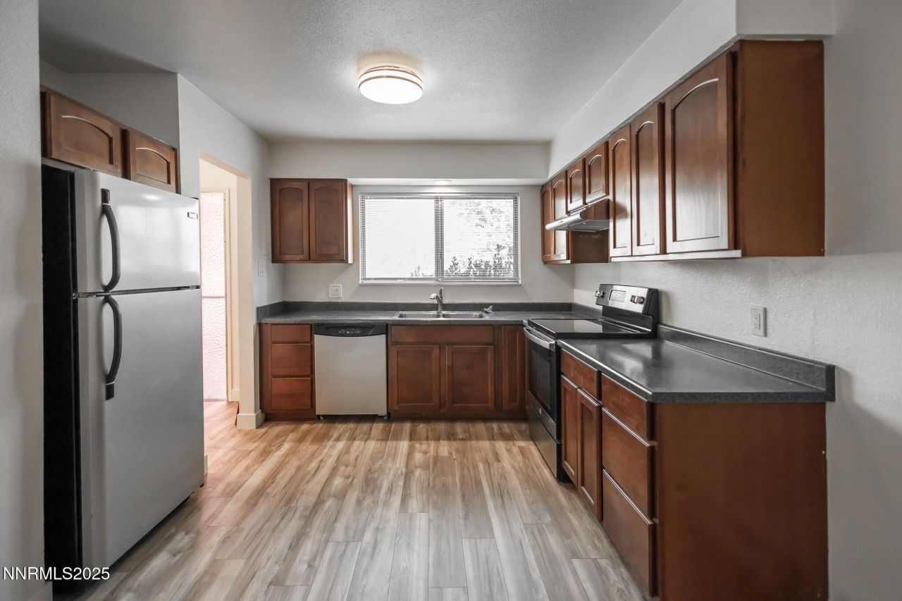 129 Smithridge Park, Reno, NV 89502 Photo