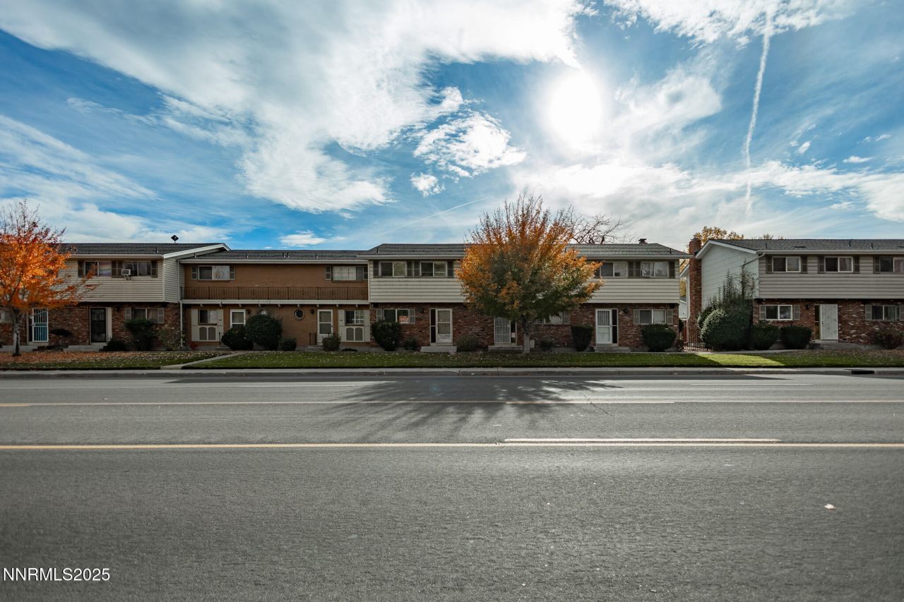 129 Smithridge Park, Reno, NV 89502 Photo