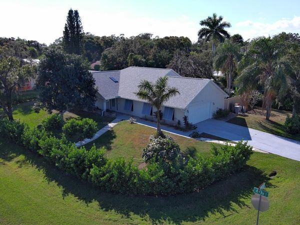 185 12th Street SE, Vero Beach, FL 32962