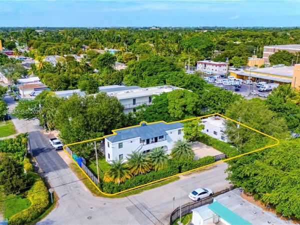 8270 NE 1st Pl, Miami, FL 33138