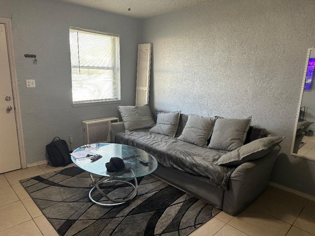 741 NW 10th Terrace, Fort Lauderdale, FL 33311 Photo