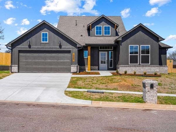 13201 Red Oak Drive, Choctaw, OK 73020