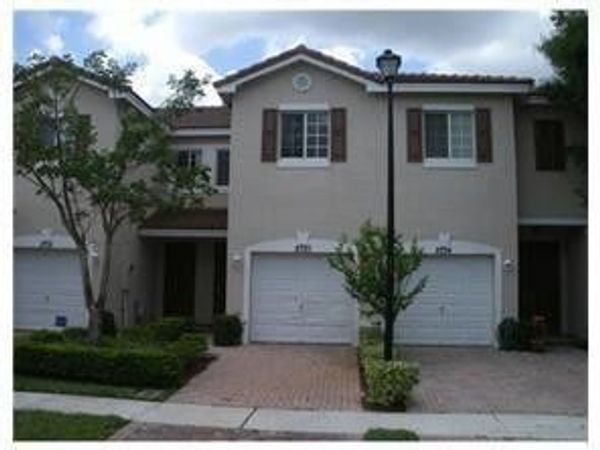 8720 Cypress Walk Court, Unit 8720, Tamarac, FL 33321