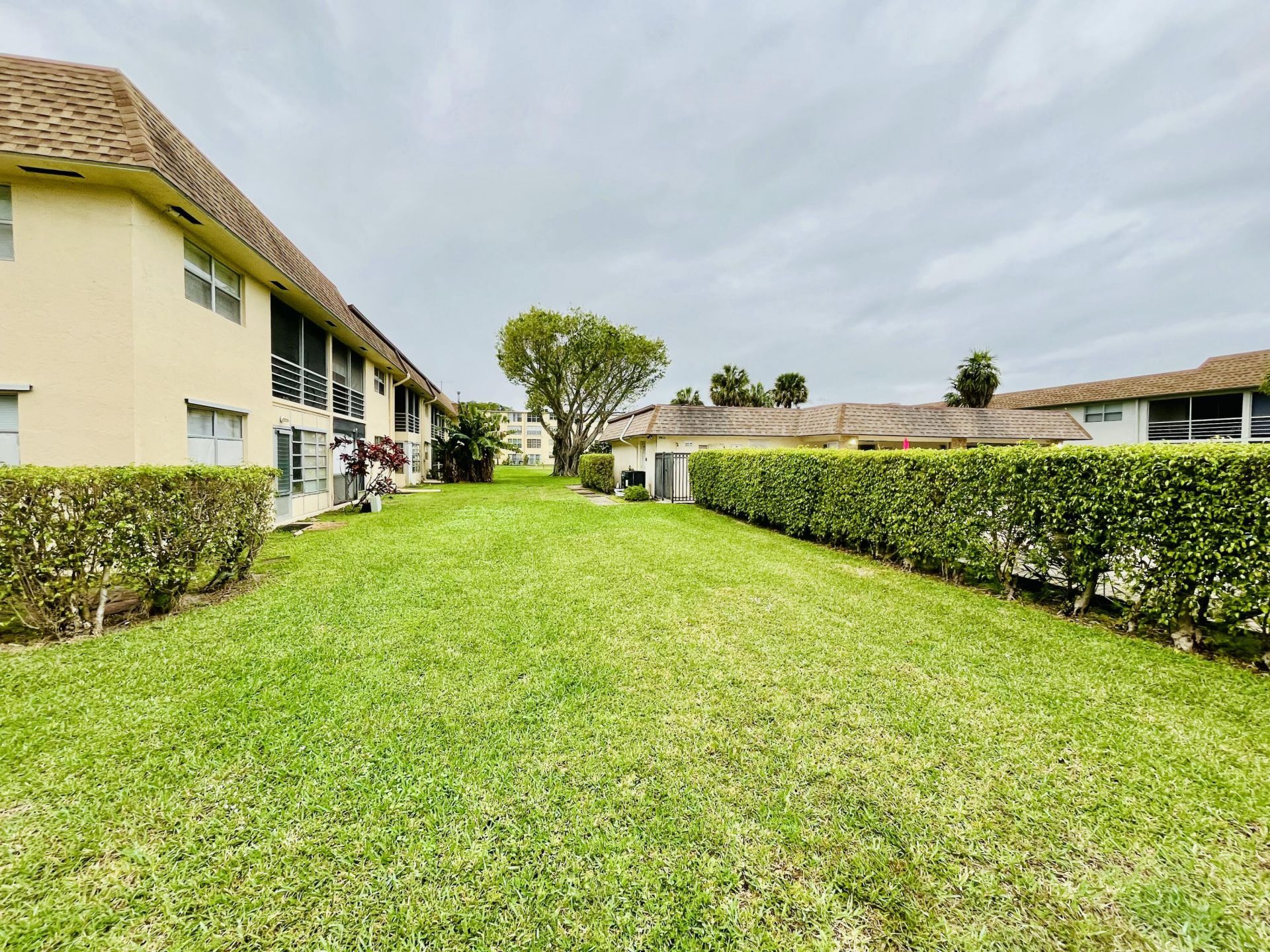 9911 Sandalfoot Boulevard, Unit 112, Boca Raton, FL 33428 Photo