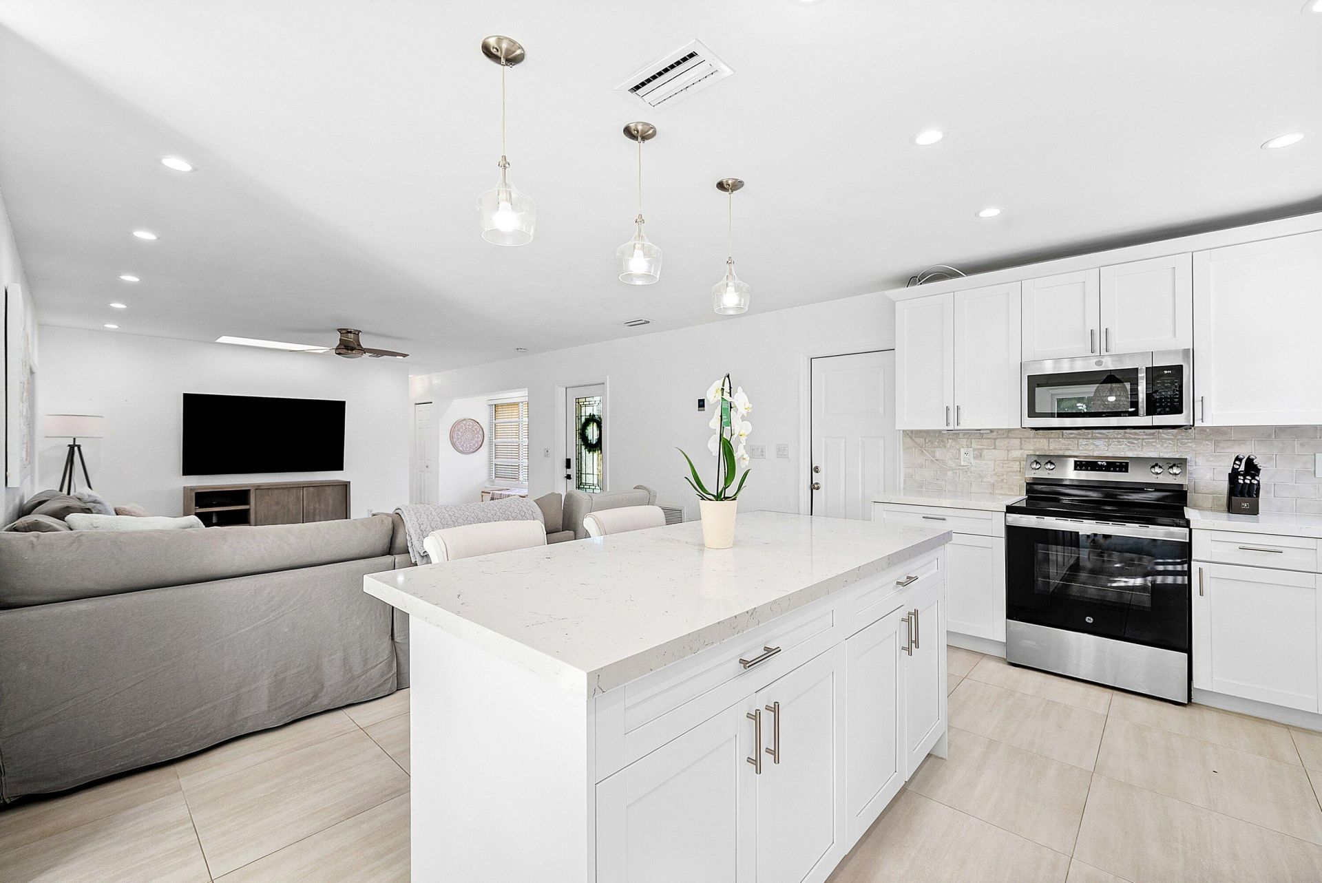 124 Oregon Lane, Boca Raton, FL 33487 Photo