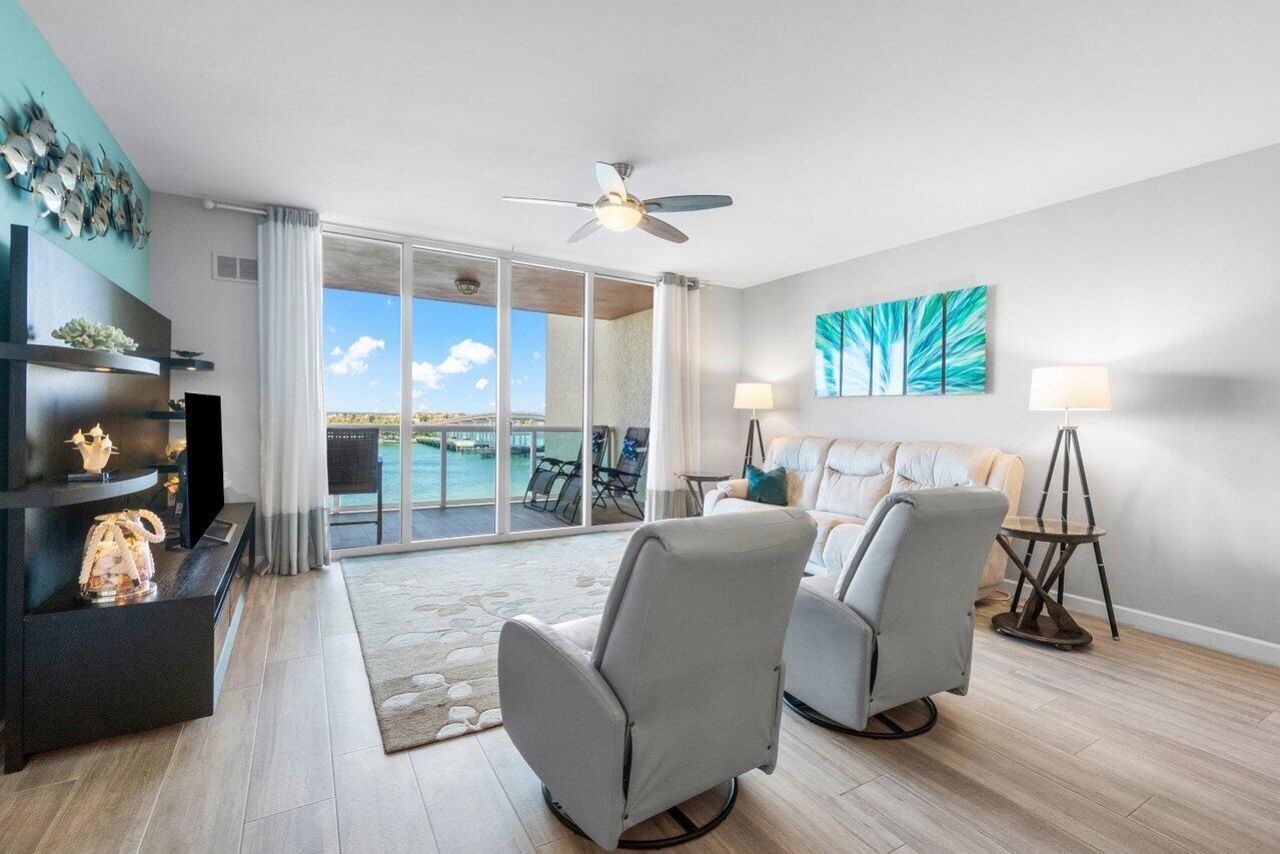 2640 Lake Shore Drive, Unit 711, Riviera Beach, FL 33404 Photo