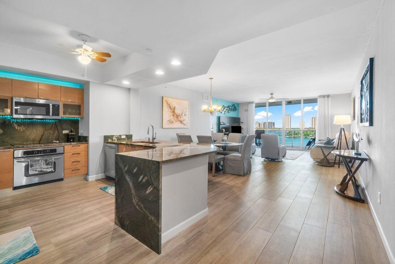 2640 Lake Shore Drive, Unit 711, Riviera Beach, FL 33404 Photo