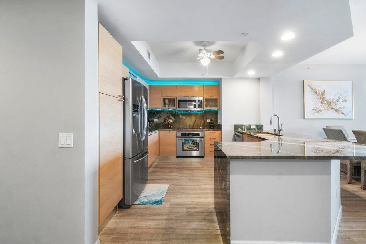 2640 Lake Shore Drive, Unit 711, Riviera Beach, FL 33404 Photo