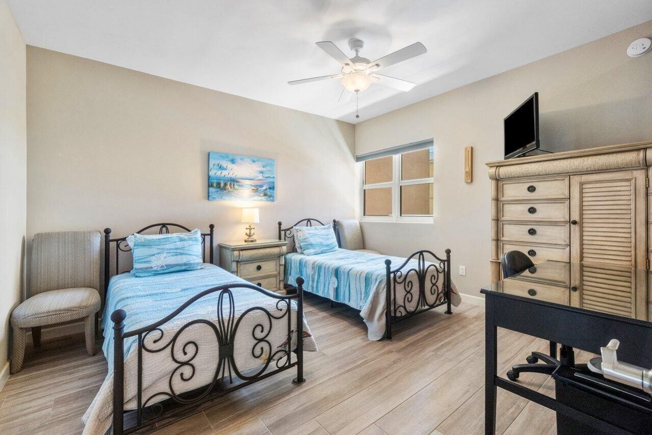 2640 Lake Shore Drive, Unit 711, Riviera Beach, FL 33404 Photo