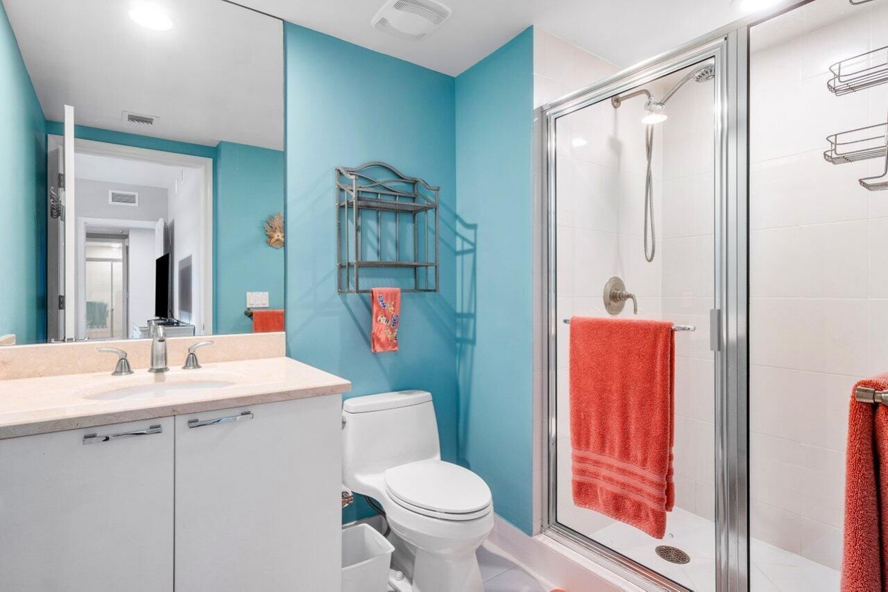 2640 Lake Shore Drive, Unit 711, Riviera Beach, FL 33404 Photo