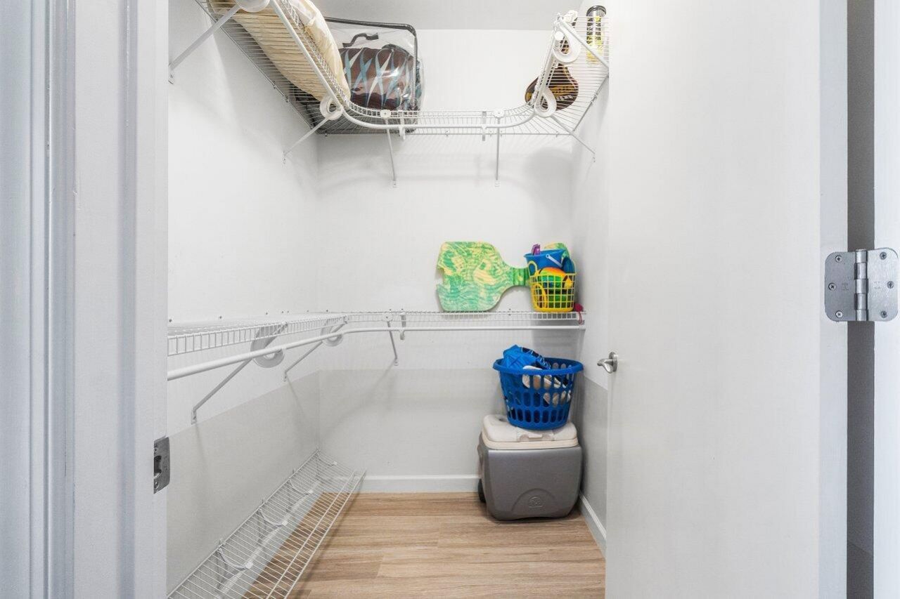 2640 Lake Shore Drive, Unit 711, Riviera Beach, FL 33404 Photo