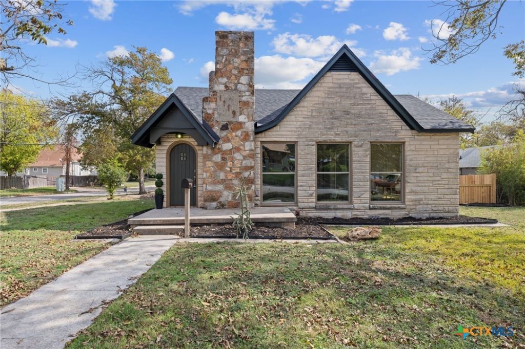 1119 N 1st Street, Temple, TX 76501 Main Photo