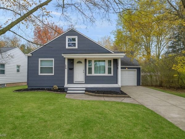 1682 E Overbrook Road, Lyndhurst, OH 44124