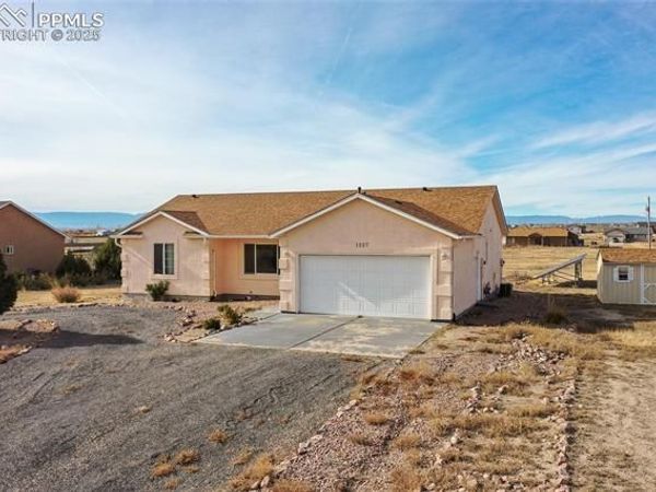1327 N Blazing Star Lane, Pueblo West, CO 81007
