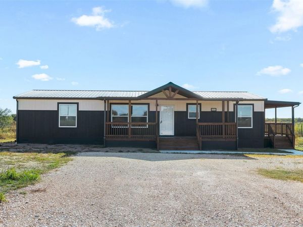 141 Beckham DR, Dale, TX 78616