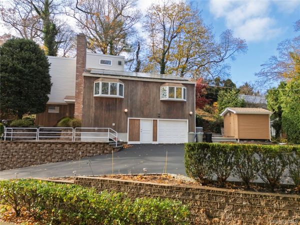 68 McCouns Lane, Oyster Bay, NY 11771