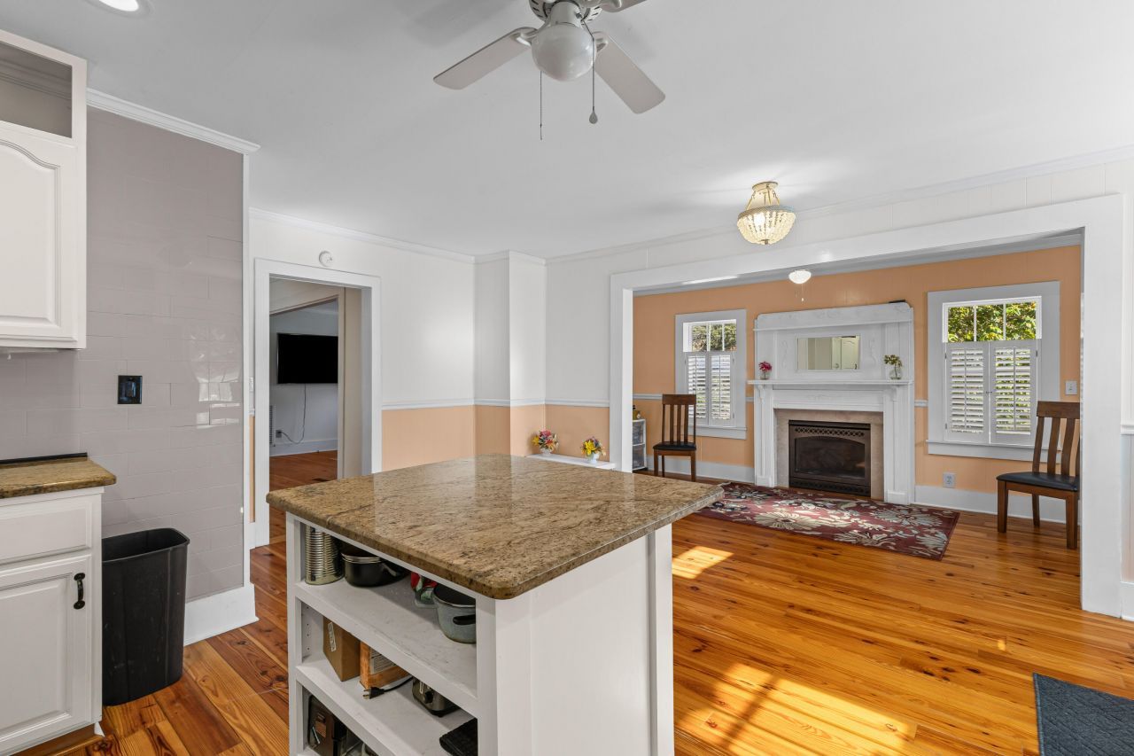 5615 Highway 165 Photo 14