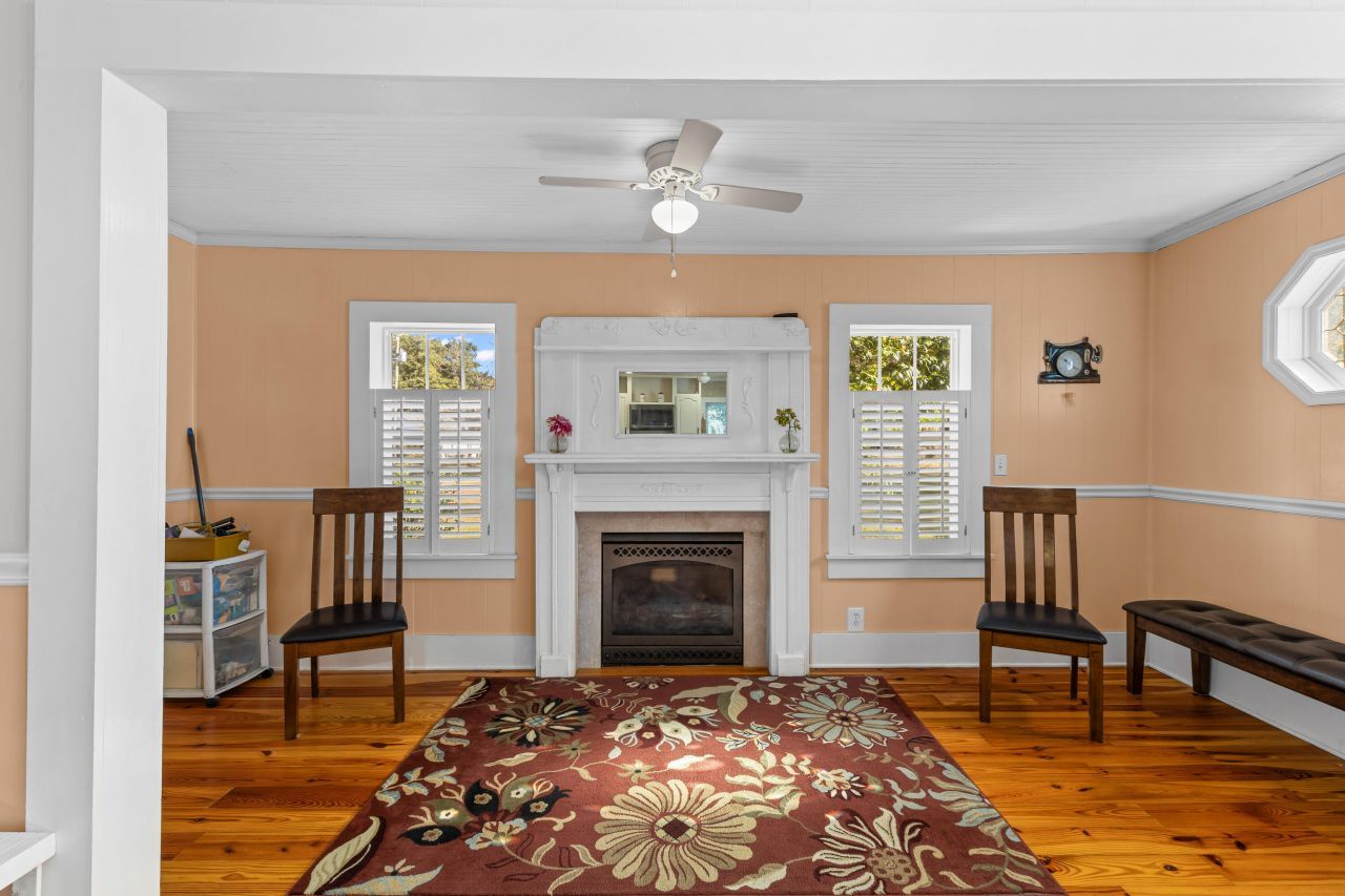 5615 Highway 165 Photo 16