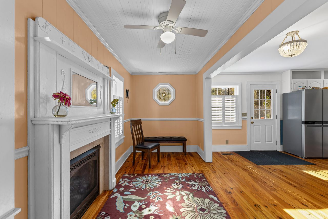 5615 Highway 165 Photo 17