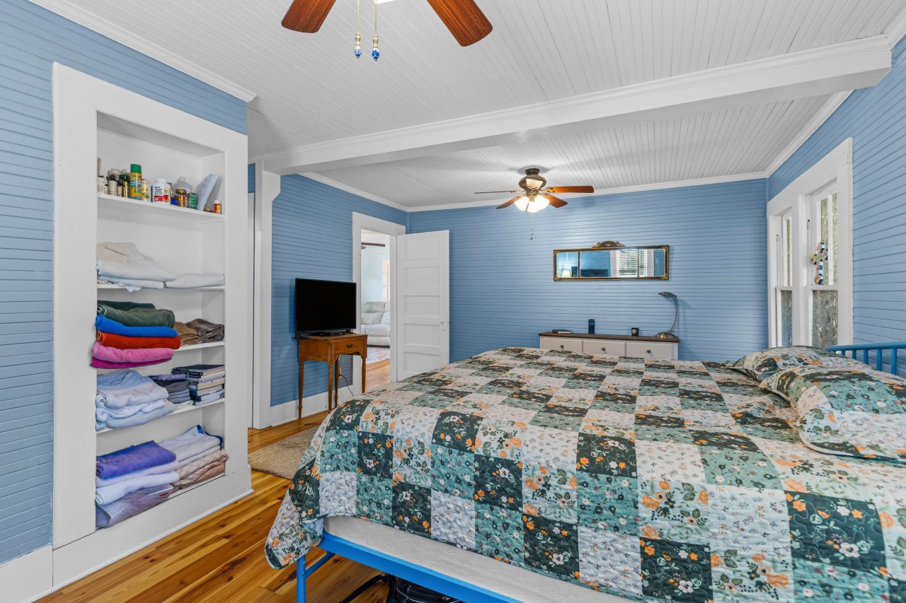 5615 Highway 165 Photo 22