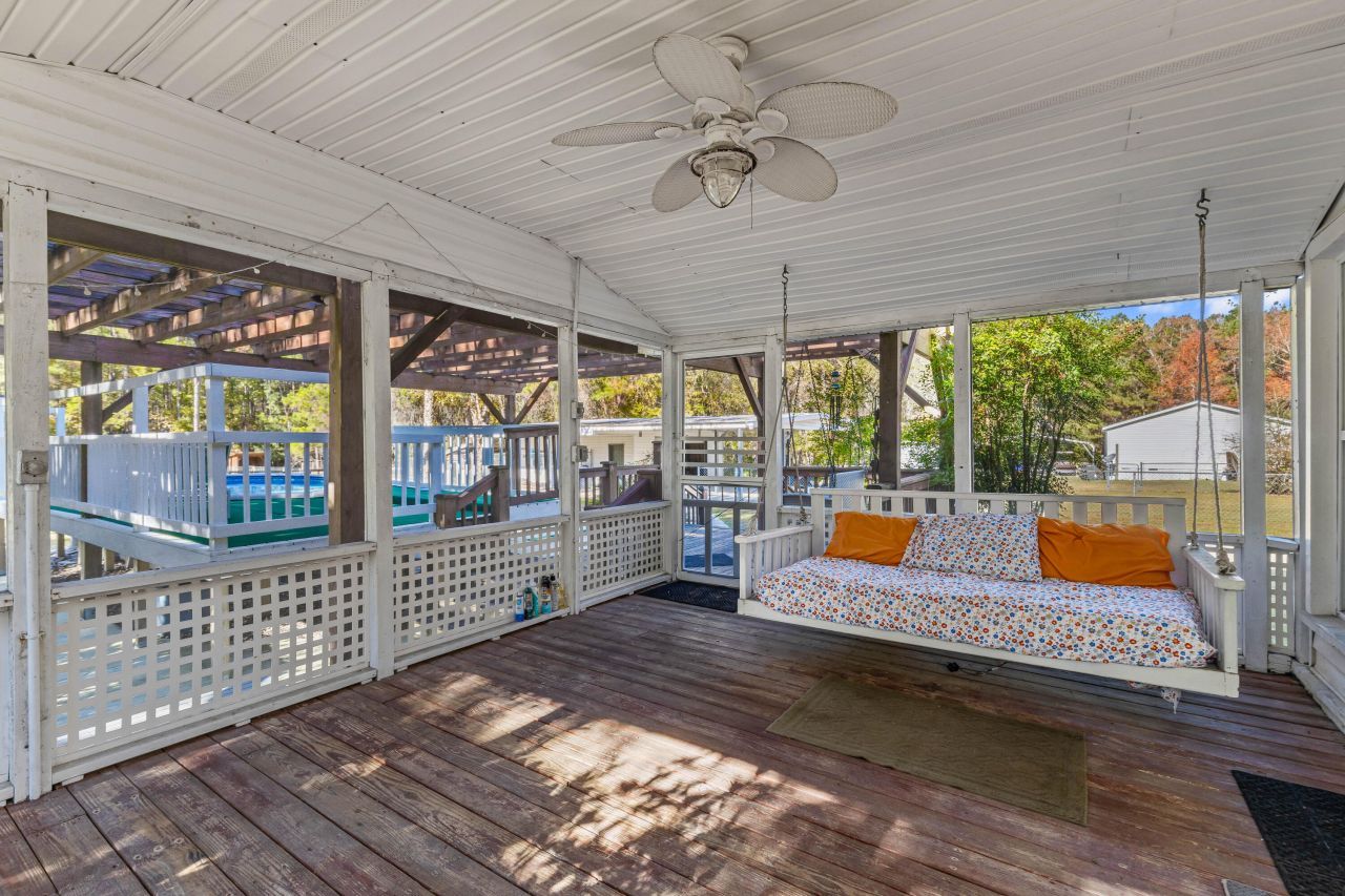 5615 Highway 165 Photo 36