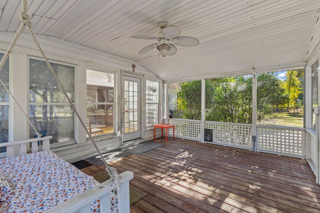 5615 Highway 165 Photo 37