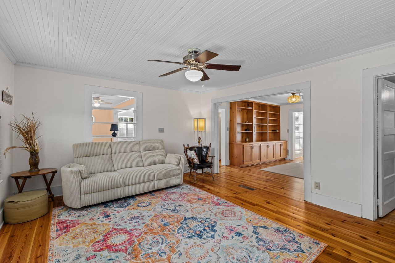 5615 Highway 165 Photo 8