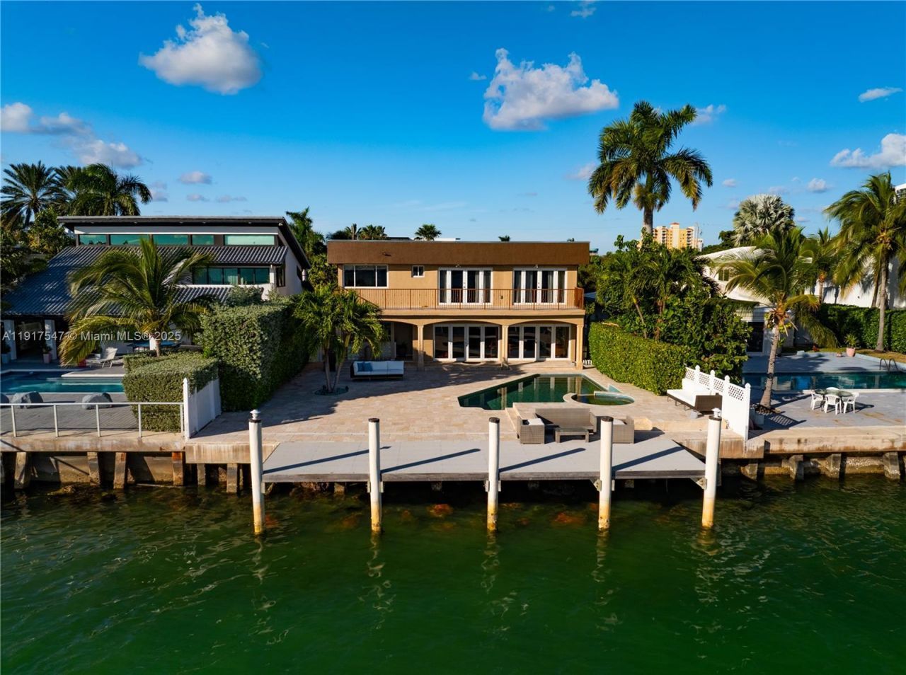 1500 S Treasure Dr, North Bay Village, FL 33141 Photo