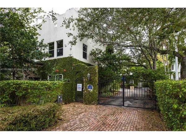 3051 Center St, Unit 9, Miami, FL 33133