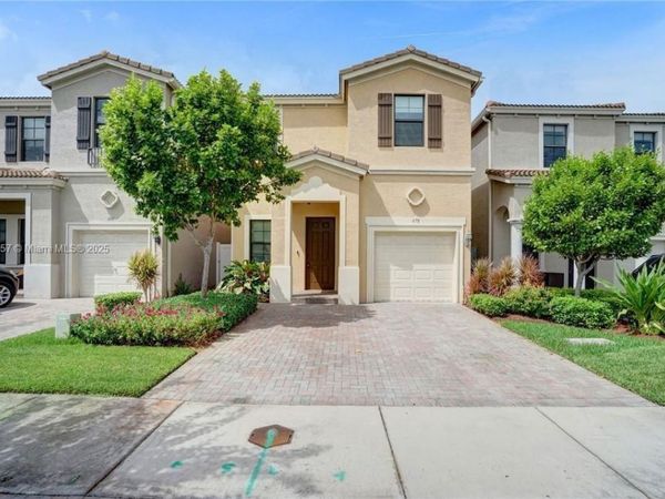 678 NE 191st Ter, Miami, FL 33179