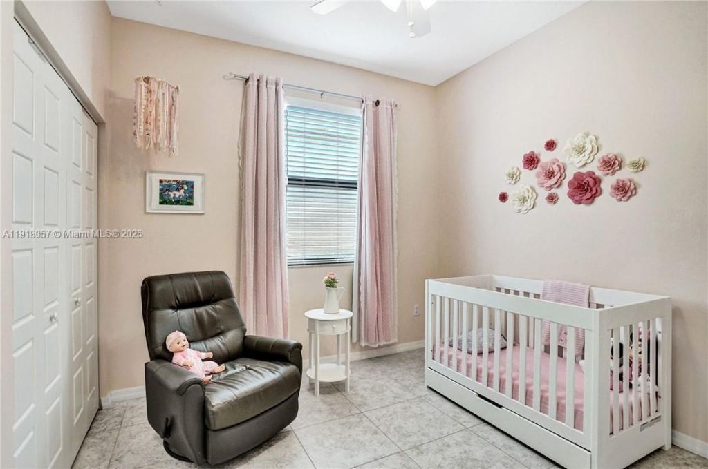 678 NE 191st Ter, Miami, FL 33179 Photo