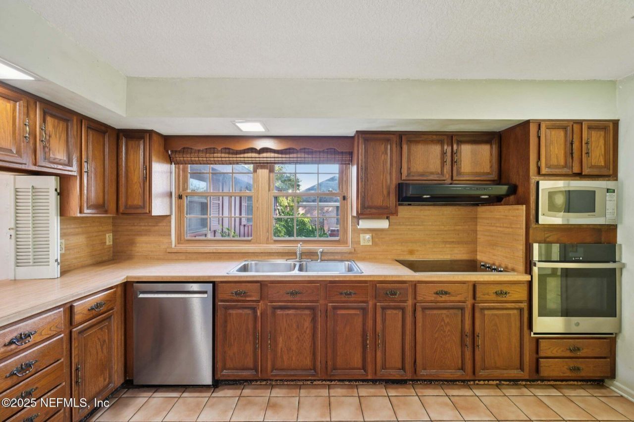 3707 Cathedral Oaks Place S, Jacksonville, FL 32217 Photo