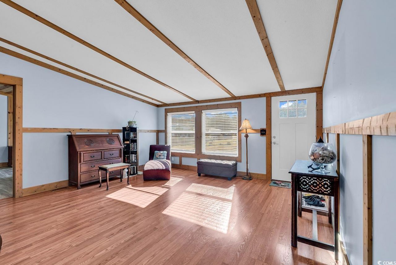 501 Topaz Ave. Photo 2