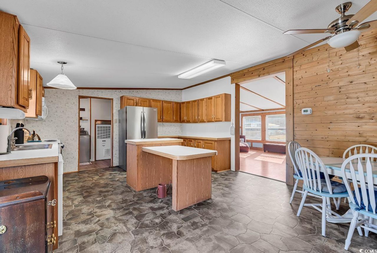 501 Topaz Ave. Photo 6