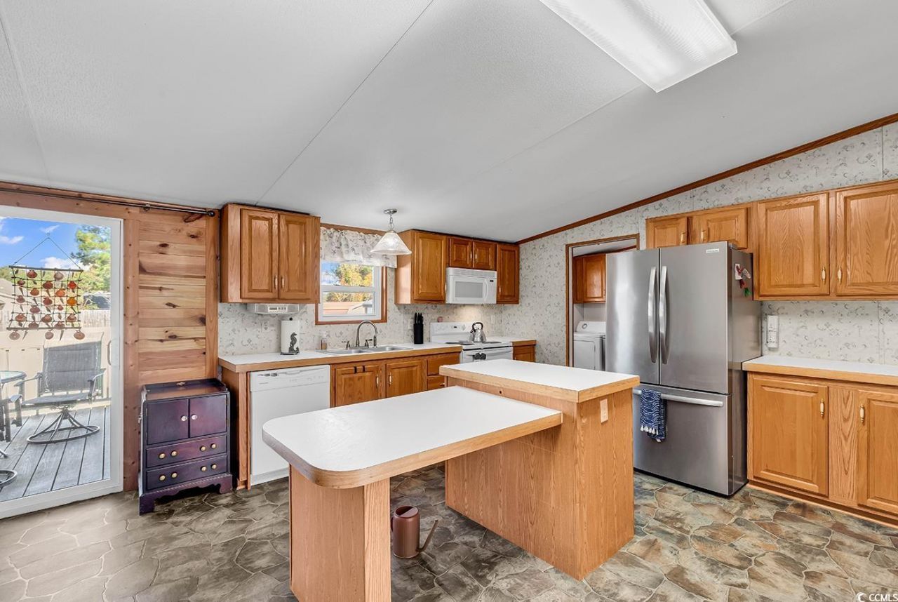 501 Topaz Ave. Photo 8