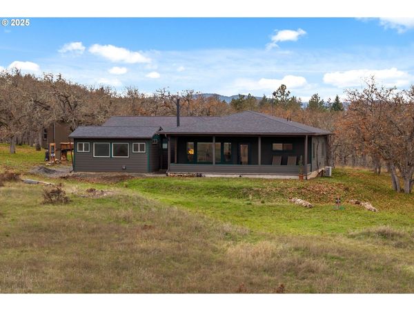 7245 DELL RD, Mosier, OR 97040