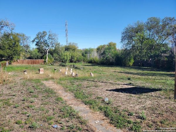 1807 & 1811 Burleson, San Antonio, TX 78202