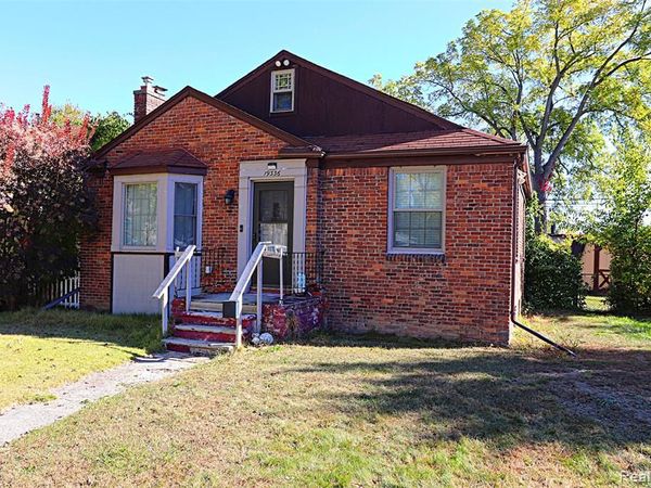 19336 Centralia, Redford Twp, MI 48240