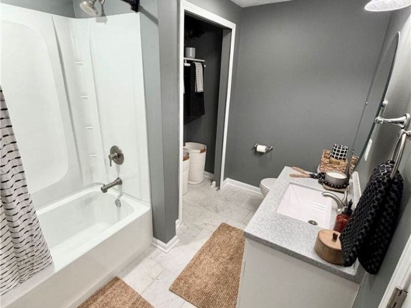 1301 N Main Street, Amherst, OH 44001 Photo 17