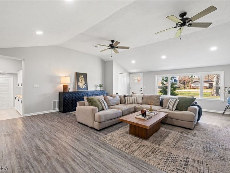 1301 N Main Street, Amherst, OH 44001 Photo 6