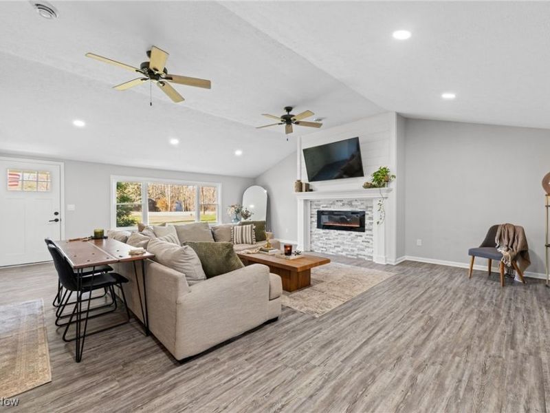 1301 N Main Street, Amherst, OH 44001 Photo 9