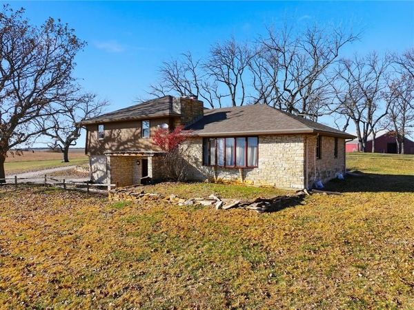 144 N 1150 Road, Berryton, KS 66409