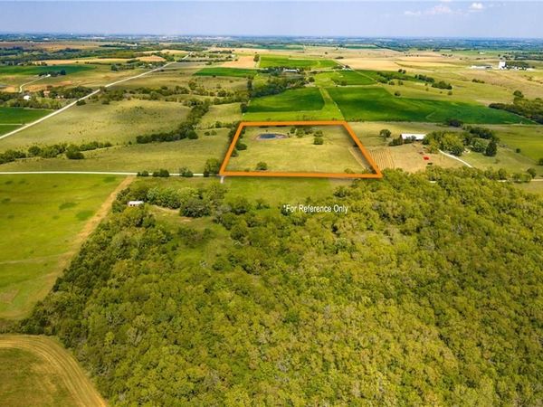 134 N 1150 Road, Berryton, KS 66409