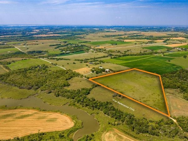 146 N 1150 Road, Berryton, KS 66409