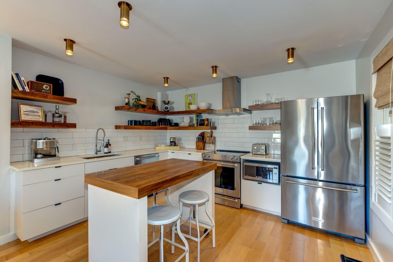 2057 Middle Street Photo 12