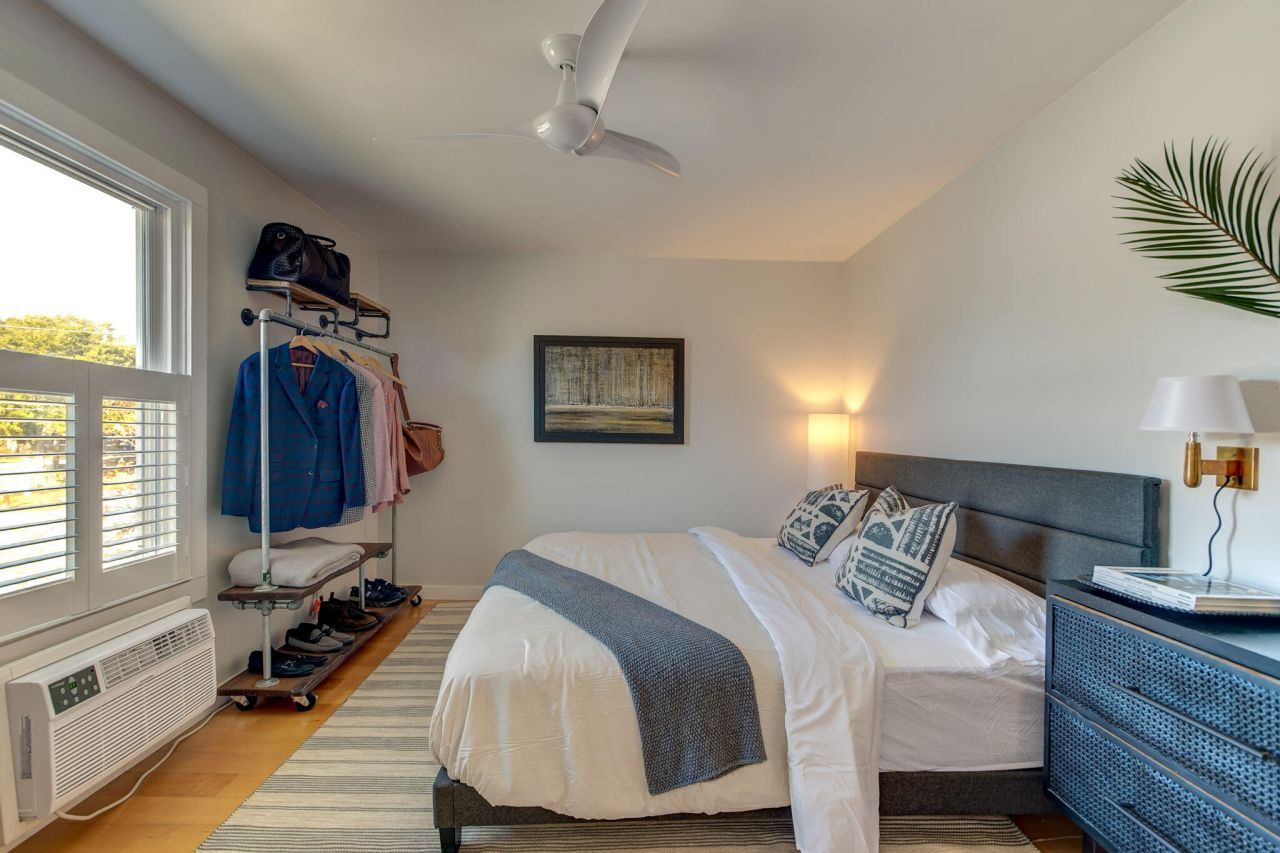 2057 Middle Street Photo 18