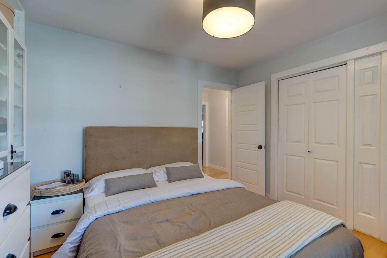 2057 Middle Street Photo 21