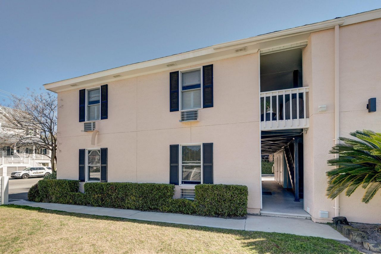 2057 Middle Street Photo 29